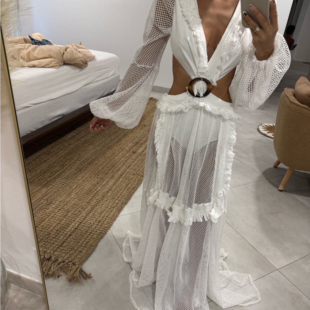 Elegant White Long Sleeve Dress
